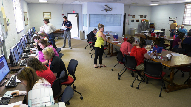 Class conducting computer exercise